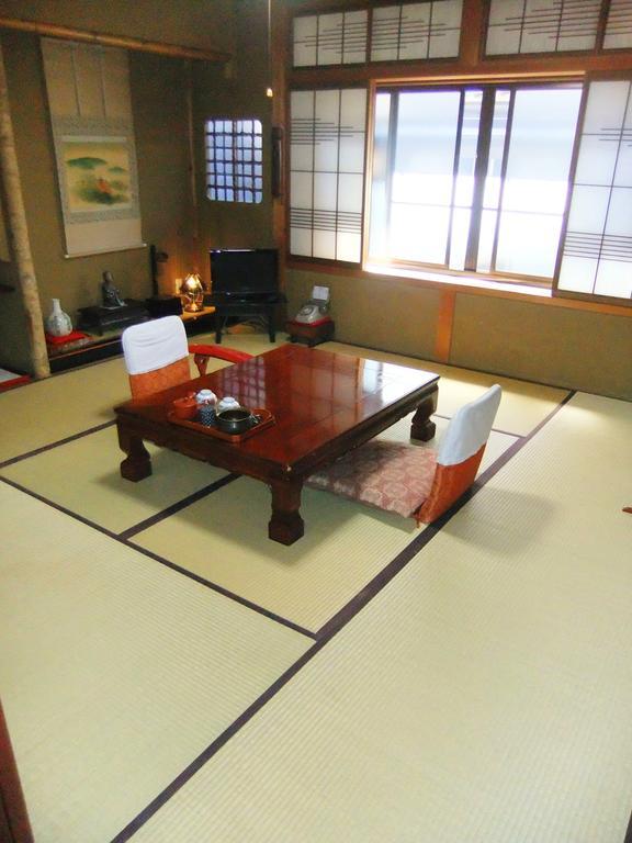 Sumiyoshi Ryokan Такаяма Номер фото